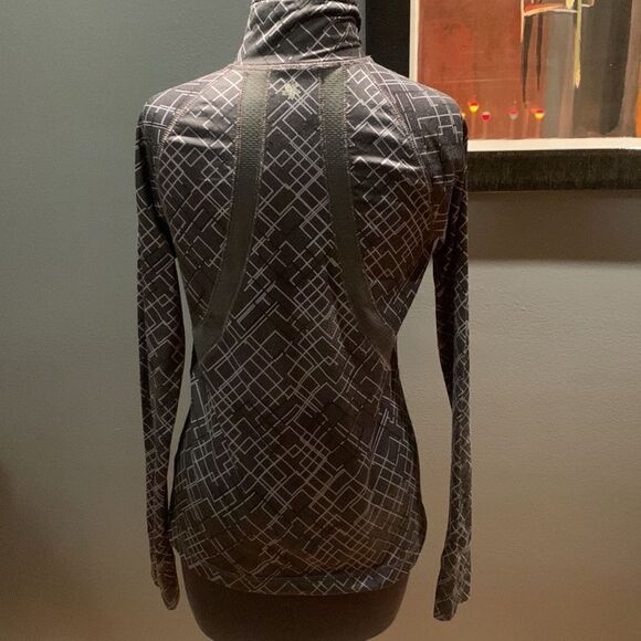 Tek Gear black/gray geometric print 1/4 zip athleisure top, XS - Picture 5 of 7